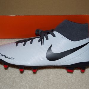 Nike Phantom Club Soccer Cleats Size 7 Men 8.5 Wmn
